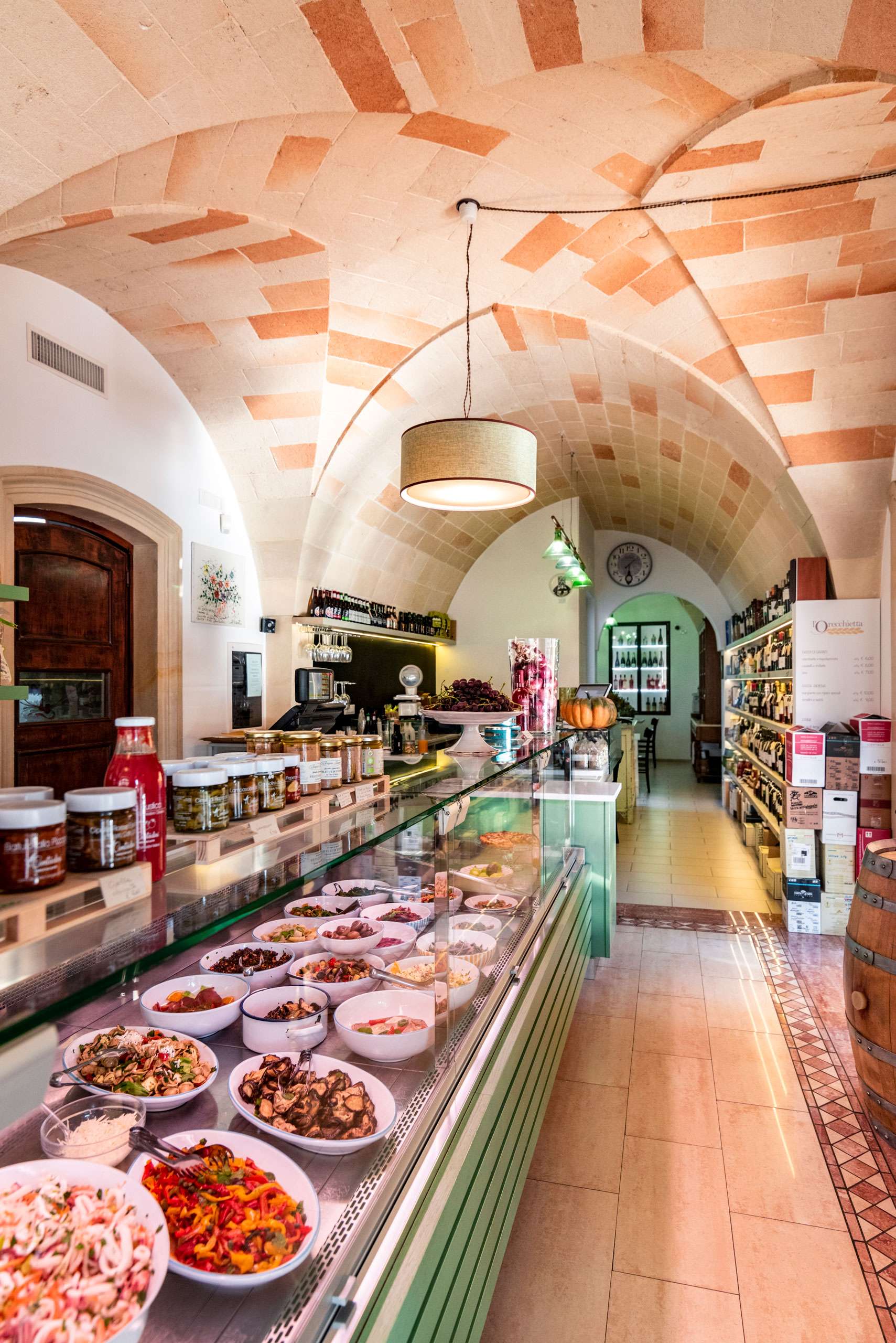 Typical Lecce food shop L'Orecchietta delicatessen | Salento