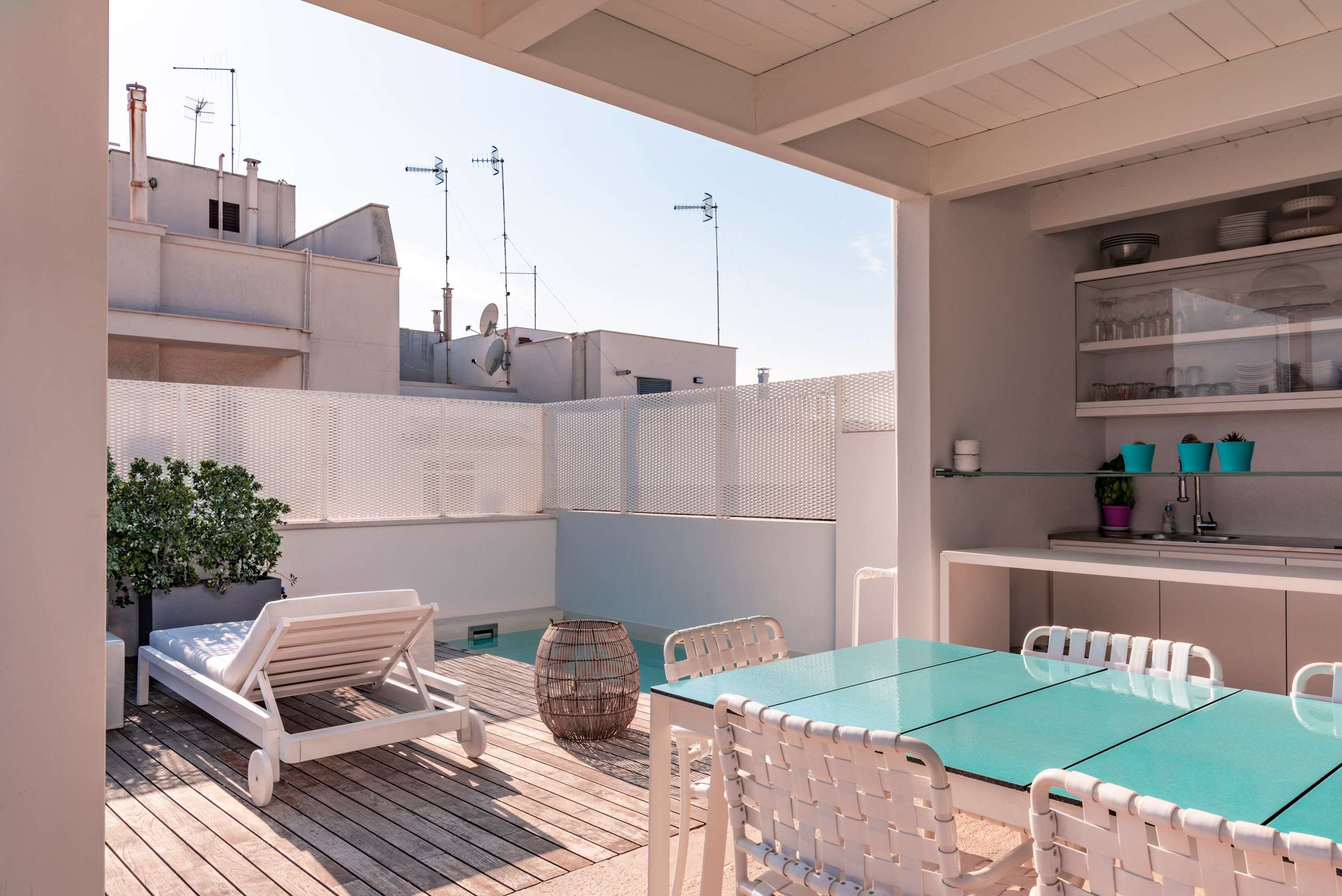 Terrace and breakfast hall at Cinquevite luxury flats at Polignano a Mare | Puglia