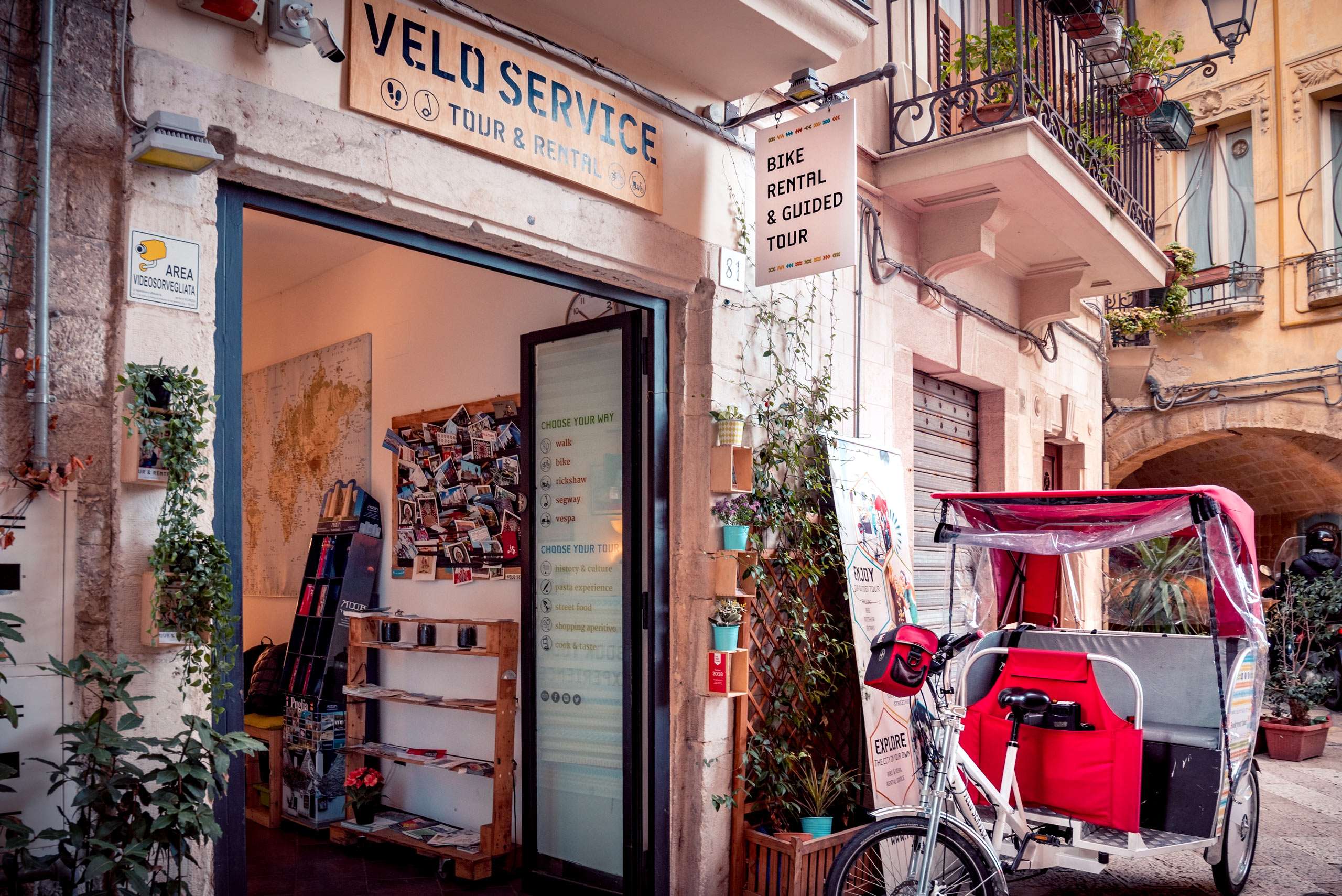 Puglia tours made by Velo Service | Entrance of headquarter of Bari