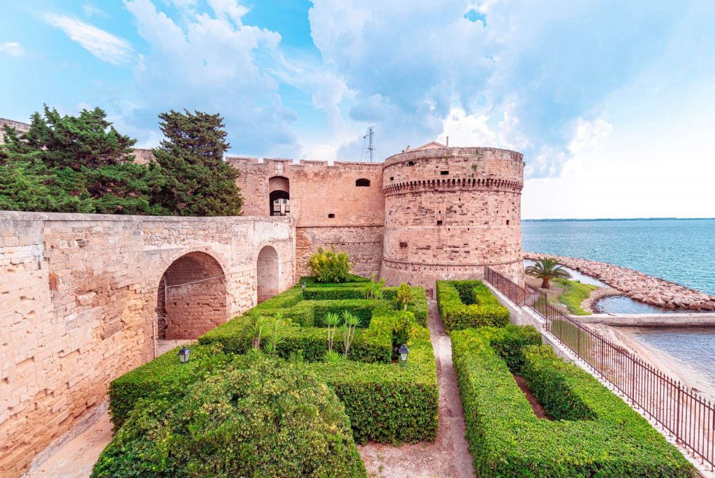 Castles in Puglia - Aragonese Castle of Taranto, the tower and the garden - Imperial Apulia